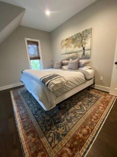 Carriage House on Historic Bentonville Square - 7