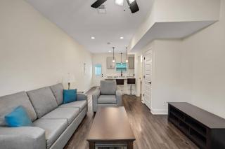 Alto M5 Marvelous 2bd,25bth Wpool Acc - Clarksville - 0