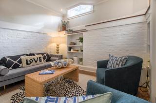 Walk to it All in Downtown, Double King Beds - Savannah - 9