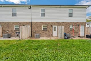 Altog2 Immense Unit 2bd 25 Bth - Clarksville - 9