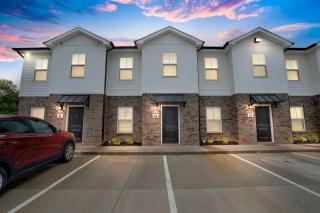 Altog2 Immense Unit 2bd 25 Bth - Clarksville - 4