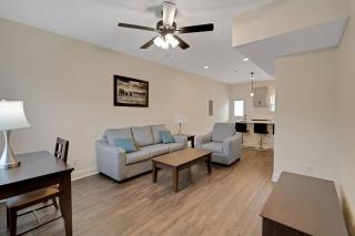 Altog2 Immense Unit 2bd 25 Bth - Clarksville - 1