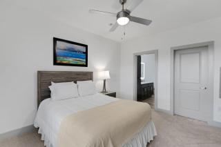 Overlook 3205 Modern Luxury Parking - 9