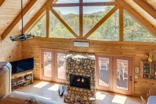 Wanderlust Cabin with Deck and Lovely Mountain Views - Brasstown - 3