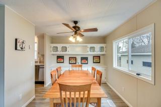 Isle Vacation Rental with Nearby Lake Access! - Isle - 2