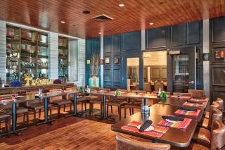 Sheraton Mesa Hotel at Wrigleyville West - Mesa - 5