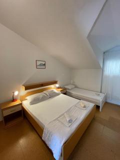 Apartments by the sea Zuljana, Peljesac - 4577 - Žuljana - 1