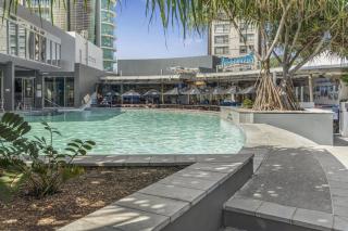 Sunny Resort with Pool Games Room & Gym - Gold Coast - 6