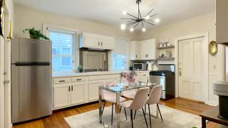 Family Retreat Fully Equipped Kitchen!Brown&RISD - 3