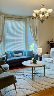 Family Retreat Fully Equipped Kitchen!Brown&RISD - 9