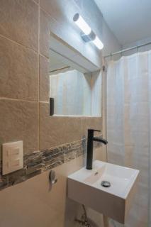 Habitación amplia c/baño independiente, a min del Centro Histórico (Sobre Eje Central) - Città del Messico - 3