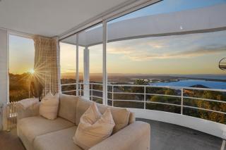 Panoramic City Views with Hot Tub - 9