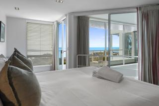 Panoramic City Views with Hot Tub - 4