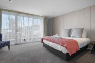 Panoramic City Views with Hot Tub - 3