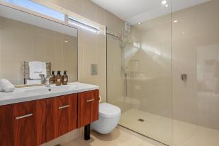 Panoramic City Views with Hot Tub - 2