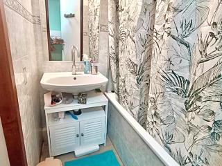 Studio Cabine avec Piscine, Parking Privé et Wifi - Proche Plage et Commerces à Sète - FR-1-338-574 - Sète - 7