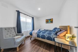 Melbourne Airport Pet friendly Guest House - 1