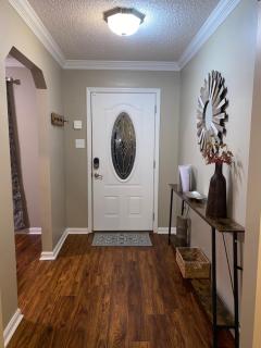 Modern & Elegant. Nurses Welcome - Valdosta - 9