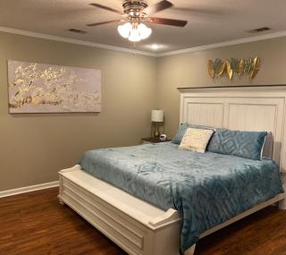 Modern & Elegant. Nurses Welcome - Valdosta - 7