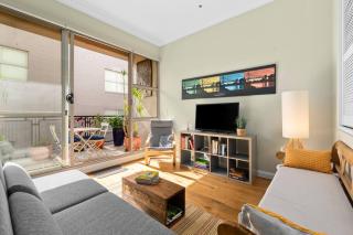 'Laube 105' Modern Inner-city Sanctuary with Balcony - Sydney - 0