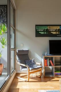 'Laube 105' Modern Inner-city Sanctuary with Balcony - Sydney - 4