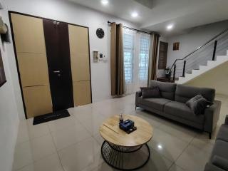 JNJ Miri Homestay - Miri Serene Shangrila, Luak with 4-bedroom - 7