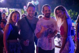 Base Party Hostel - 9