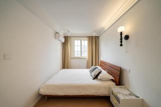 Yi Du Home with City & Tower Views-Walk to People's Sq & Xintiandi, Cards OK - 1