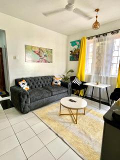 Homely Apartment with Air Conditioning - Mombasa - 4