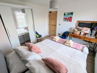 Cosy guest room in a family home with private bathroom and free parking - Edinburgh - 8