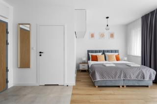 Nowoczesne i Eleganckie Apartamenty Very Berry w Poznaniu by Noclegi Renters - Poznań - 1