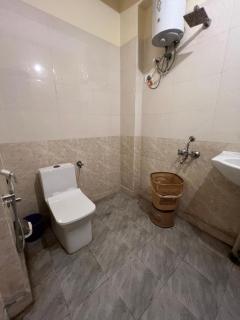 Hotel Kaushambi Grand - Ghaziabad - 2