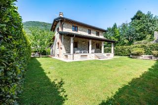 Villa Vittoriano - Surrounded By Nature - Happy Rentals - Camaiore - 0