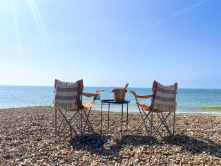 Stunning 2 Bed Apartment Sea Views and Parking - Worthing - 6