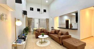 A'Famosa Bungalow*Private Garden Stage*22Pax*NEW - 5