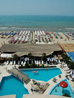 Vela Hotel Restaurant - Golem - 9