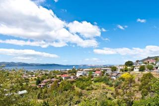 Lovely brick cottage with amazing water view - Hobart - 5