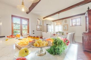 Villa Amore, a Romantic Hilltop Farmhouse in Lucca - Lucca - 2
