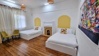 Sleeps 20 Stunning Ashton Mansion - 4