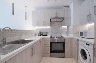 Spacious & Modern 2BR in Seven Palm Residence - Dubai - 2