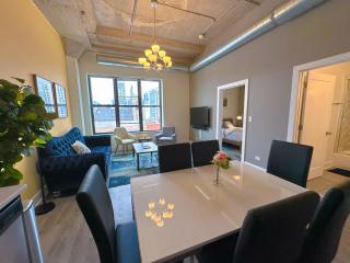 McCormick Place 3br-2ba luxury Family Heaven with optional parking for 8 guests - Chicago - 2