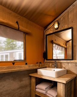 Safari tent the bartenter with private sanitary facilities 5 pers. - Zuna - 2