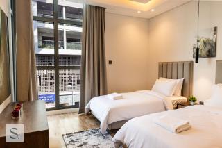 Relaxing 2 BDR Apt, Large Terrace, Swimming Pool - 4