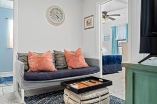 Lovely 2BR Cottage - West Palm Beach - 3