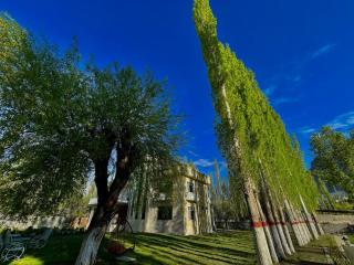 Skardu Saraye Hotel & Resort - 1