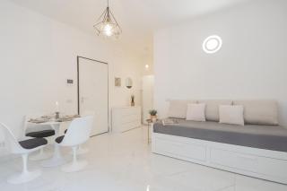 Luce Apartment by Rent All Como - 9