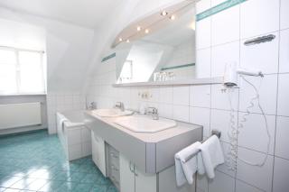 Landhotel Hirsch - 9