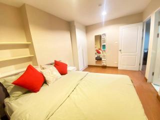 Lot of Food Night Market Swimming Pool Very Near Train MRT Big Shopping Malls - Bangkok - 9