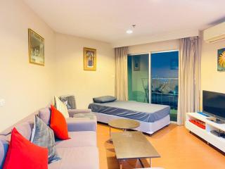 Lot of Food Night Market Swimming Pool Very Near Train MRT Big Shopping Malls - Bangkok - 4