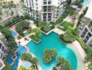 Lot of Food Night Market Swimming Pool Very Near Train MRT Big Shopping Malls - Bangkok - 1